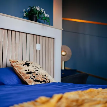 Capsule Penthouse Centre Apartment *