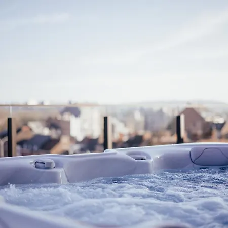 Capsule Penthouse Centre Apartment