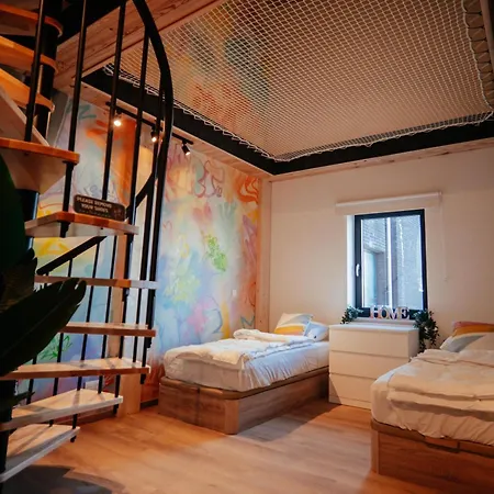 Capsule Penthouse Centre *