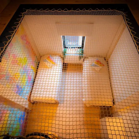 Capsule Penthouse Centre * Mons (Bergen)