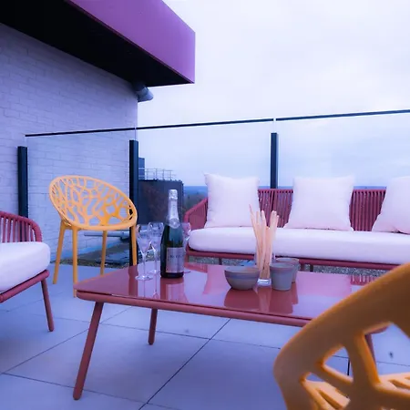 Capsule Penthouse Centre Mons (Bergen)
